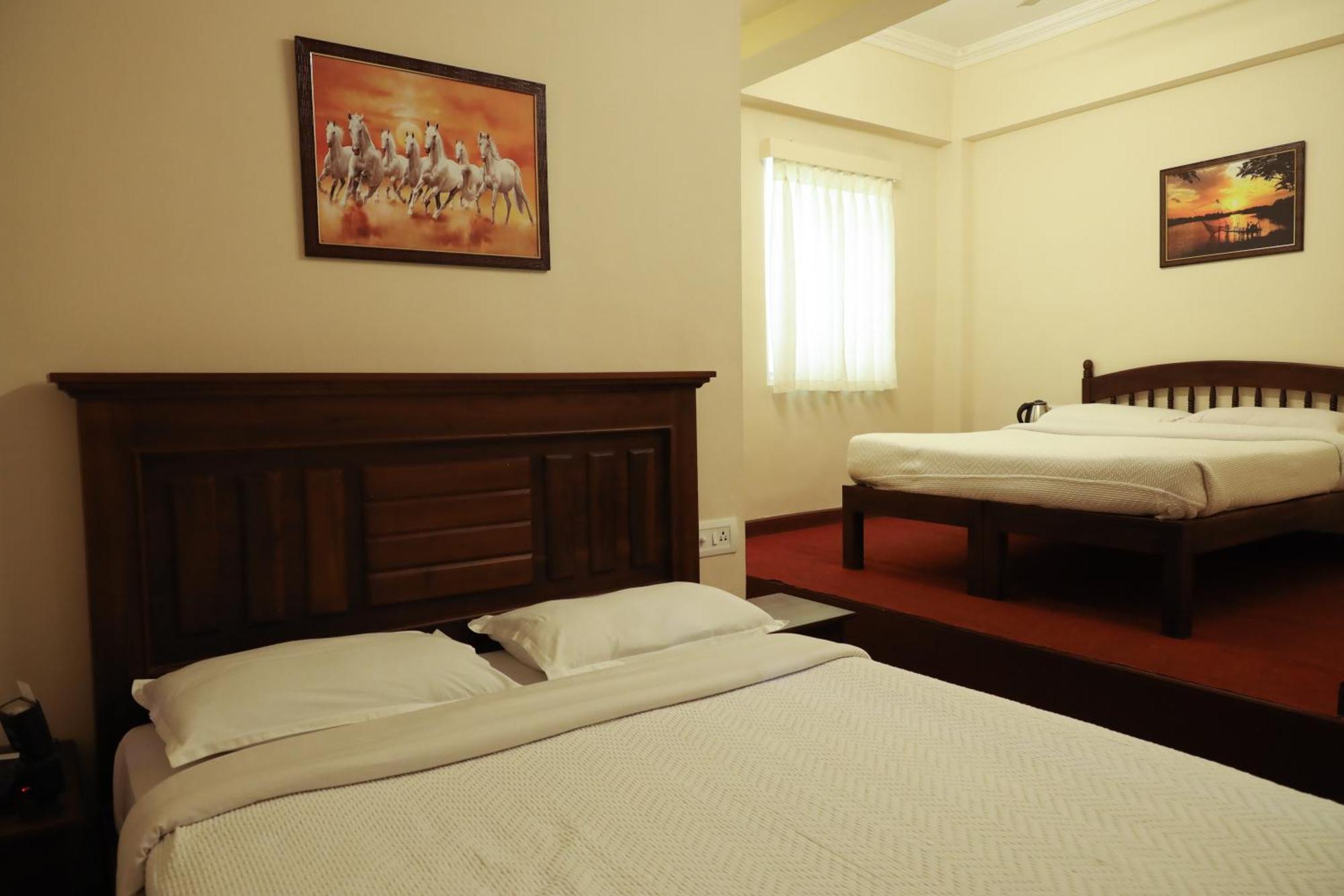 Lakezone Holiday 3* Munnar