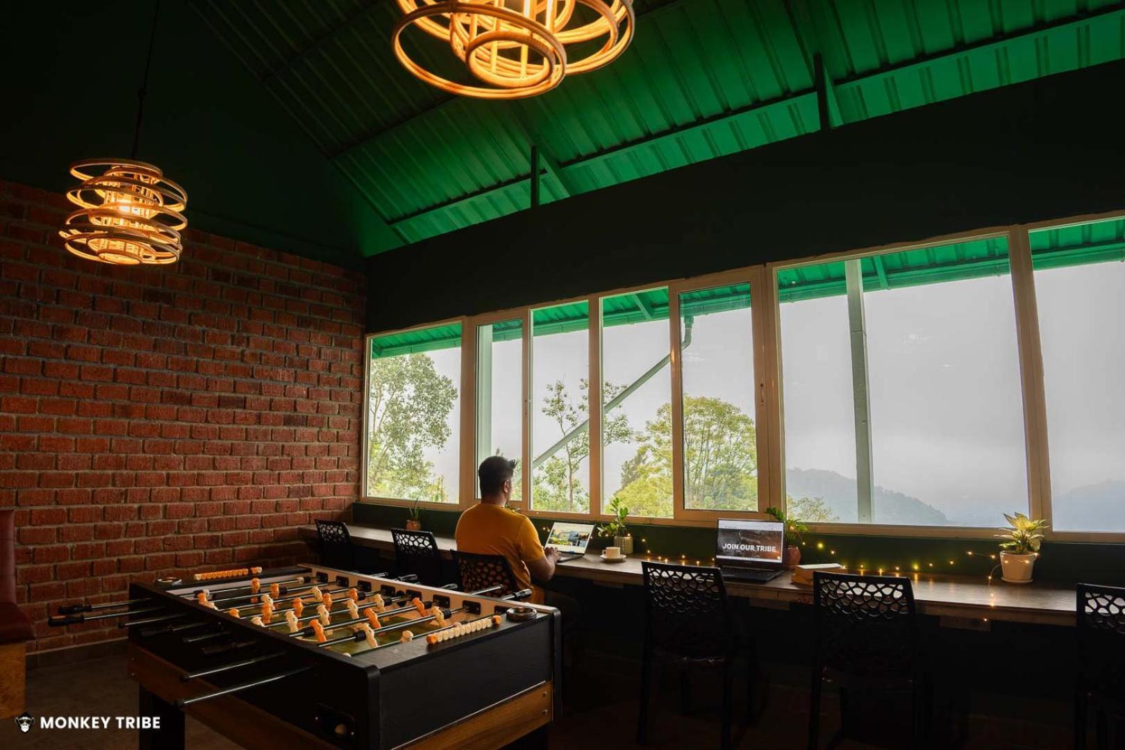 Monkey Tribe Hostel *