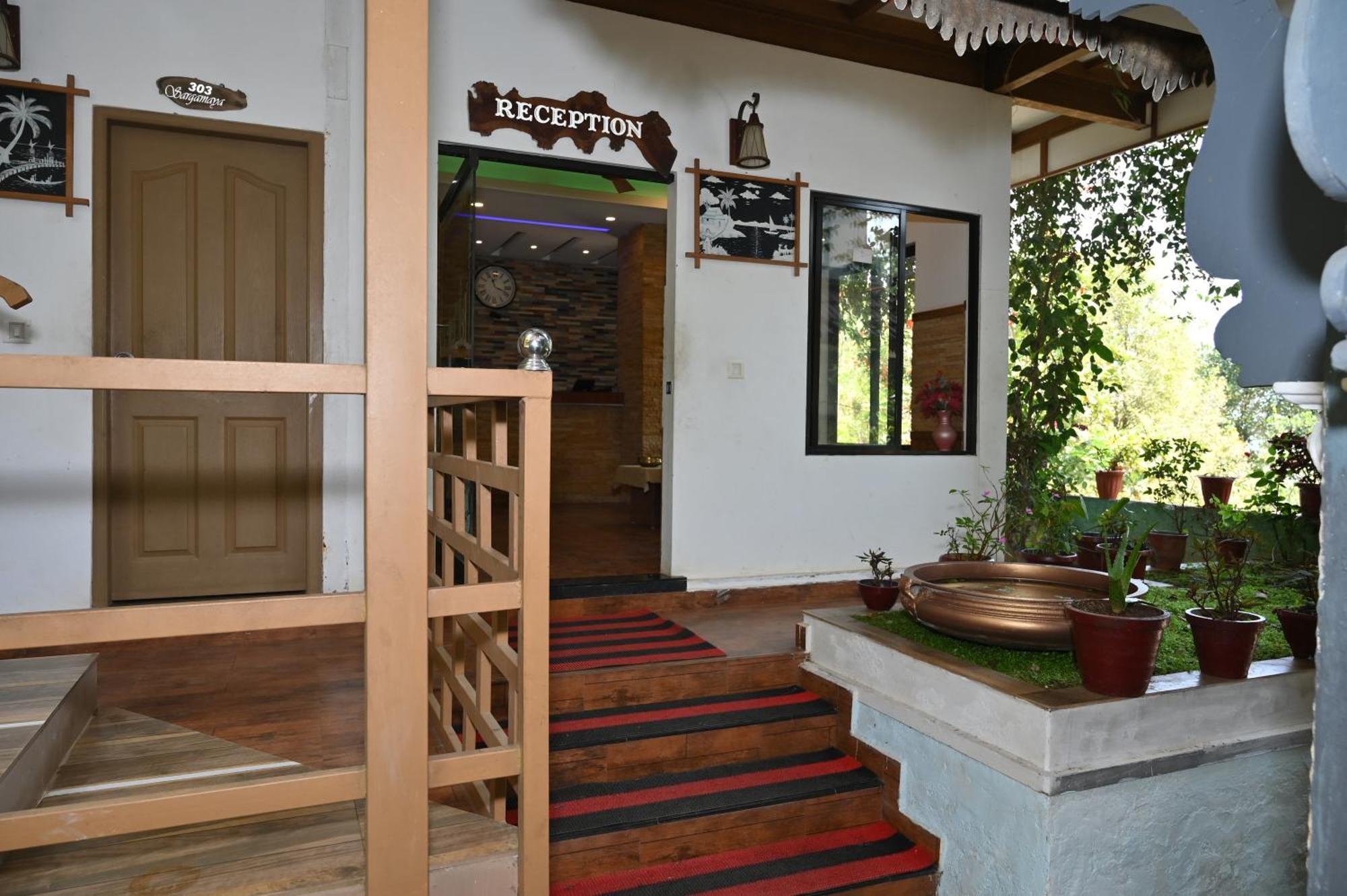 Bell Vedera Resort *