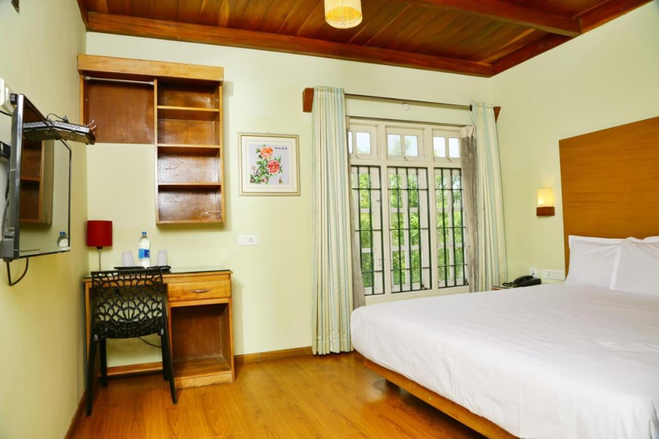Lodge Sn