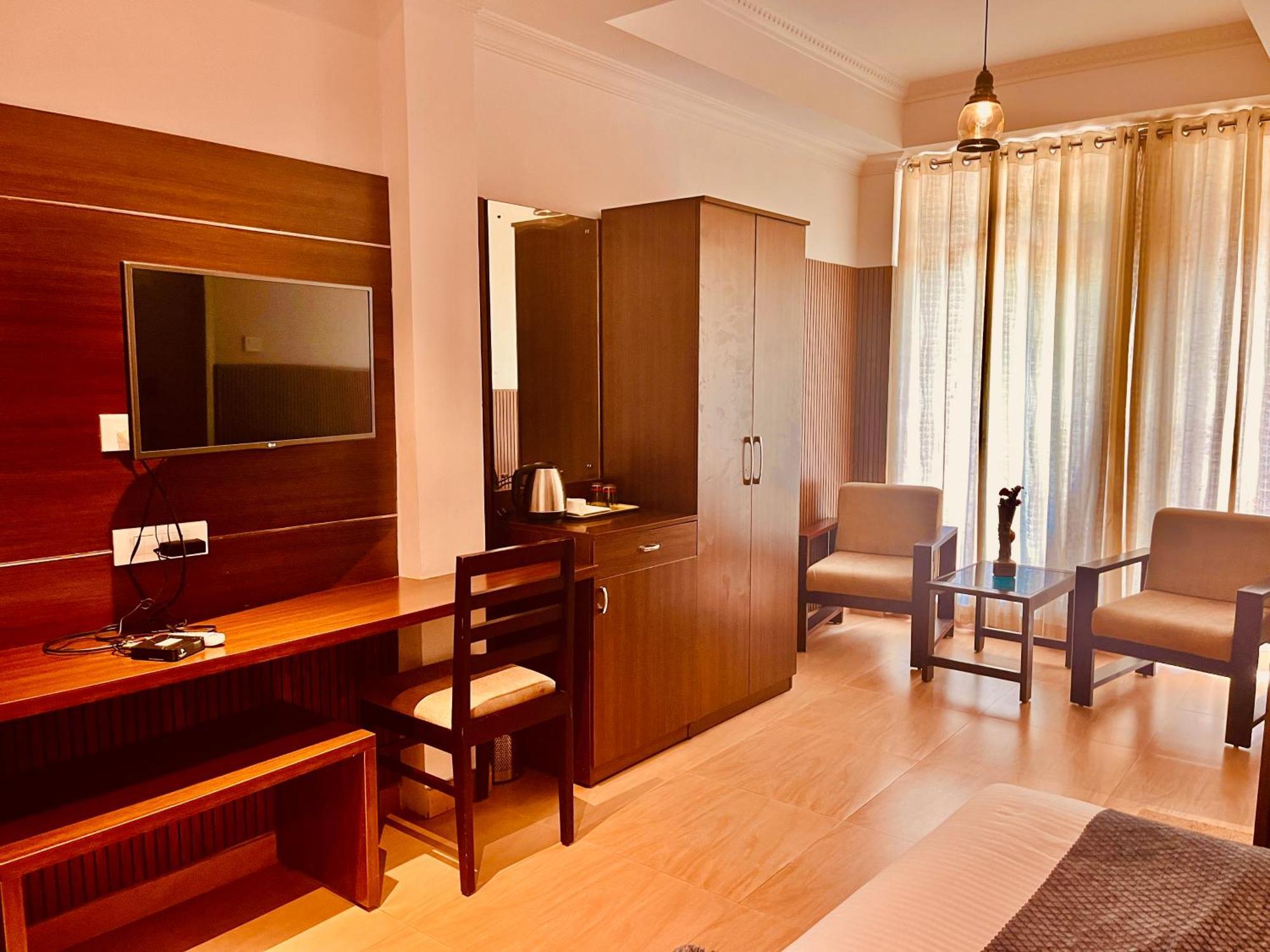 The Raarees Mist Resort, - Nested In Nature's Lap Munnar
