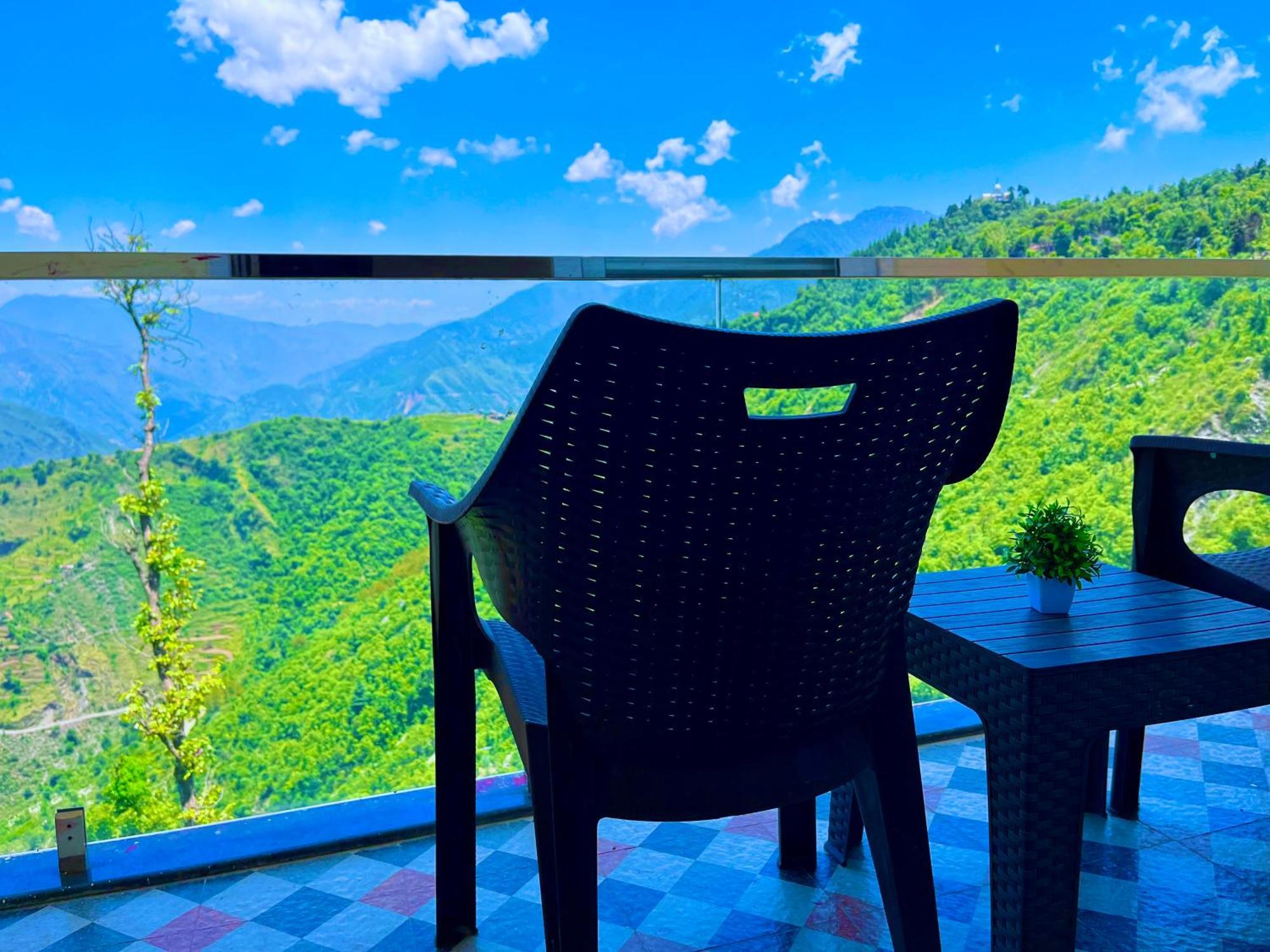 The Raarees Mist Resort, - Nested In Nature's Lap 4* Munnar