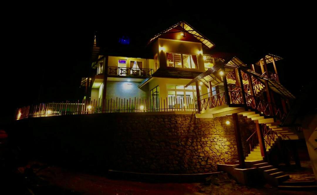 The Raarees Mist Resort, - Nested In Nature's Lap 4* Munnar