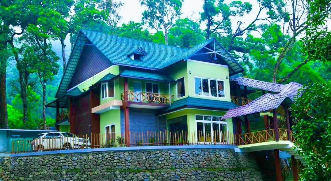 The Raarees Mist Resort, - Nested In Nature's Lap 4* Munnar