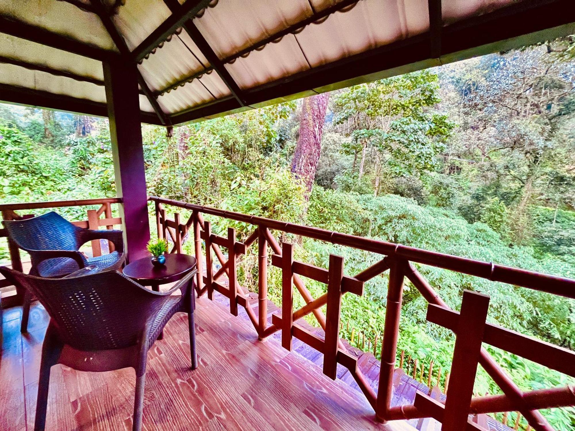Tea Estate And - Away From Hustle Hotel Munnar