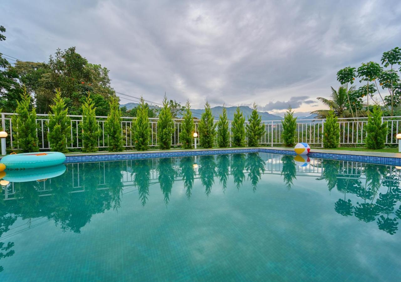 Resort Ice Mist Pool By Voye Homes Munnar