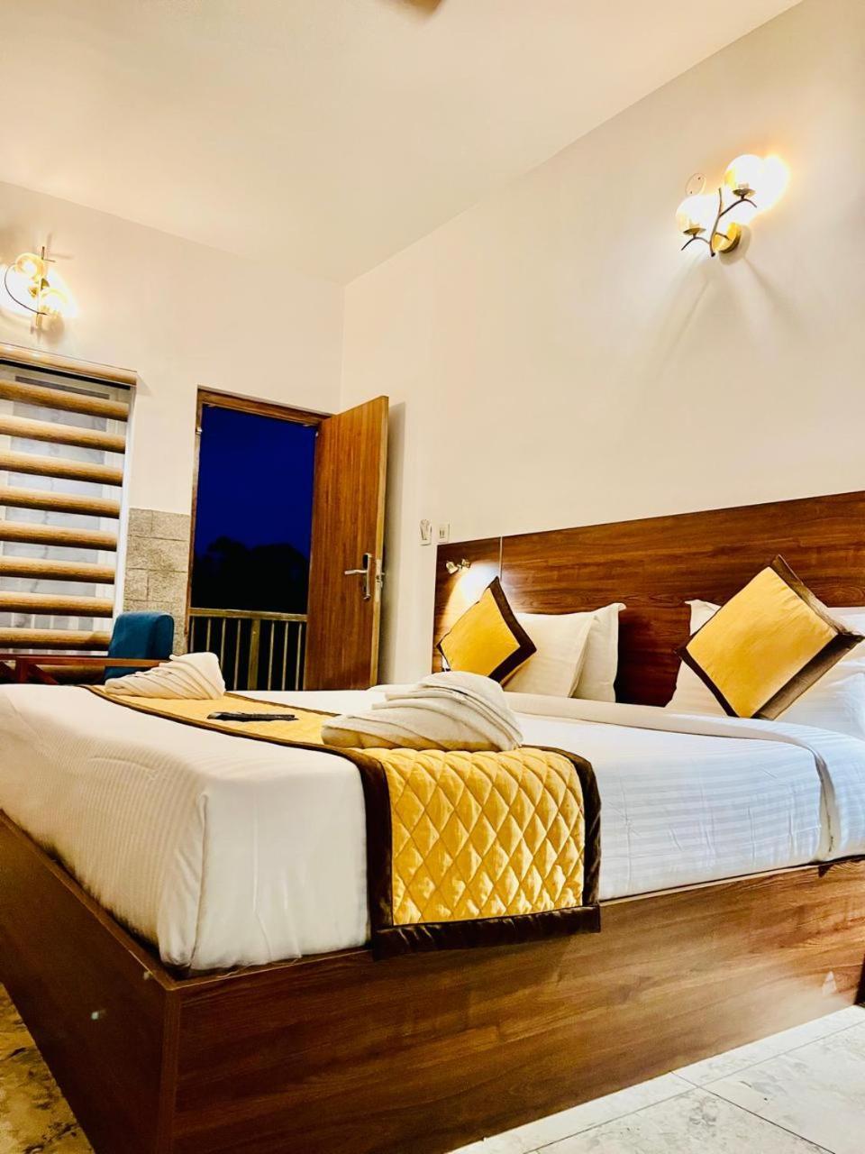 Hotel Skylark Holidays Premium