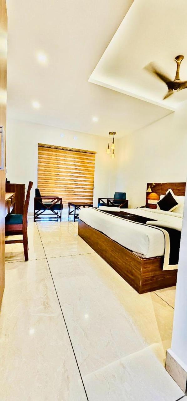 Skylark Holidays Premium Hotel 4*