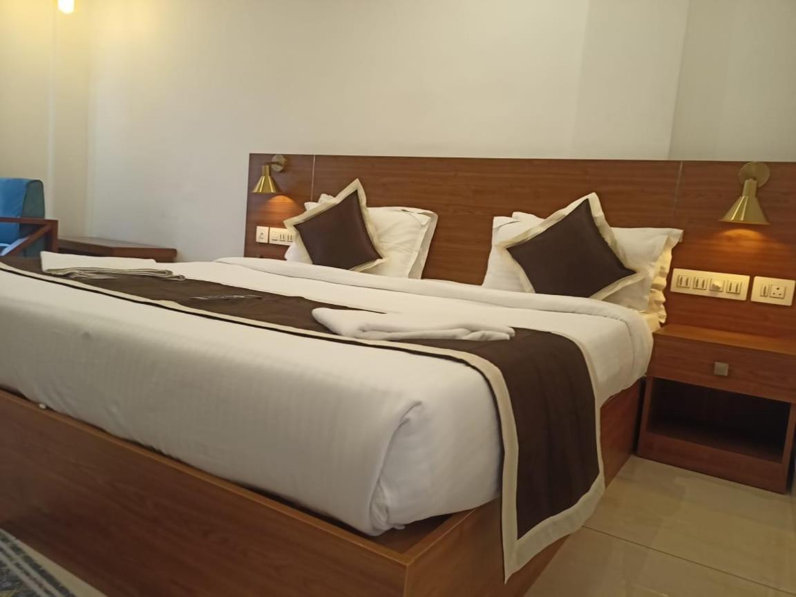 Skylark Holidays Premium 4* Munnar