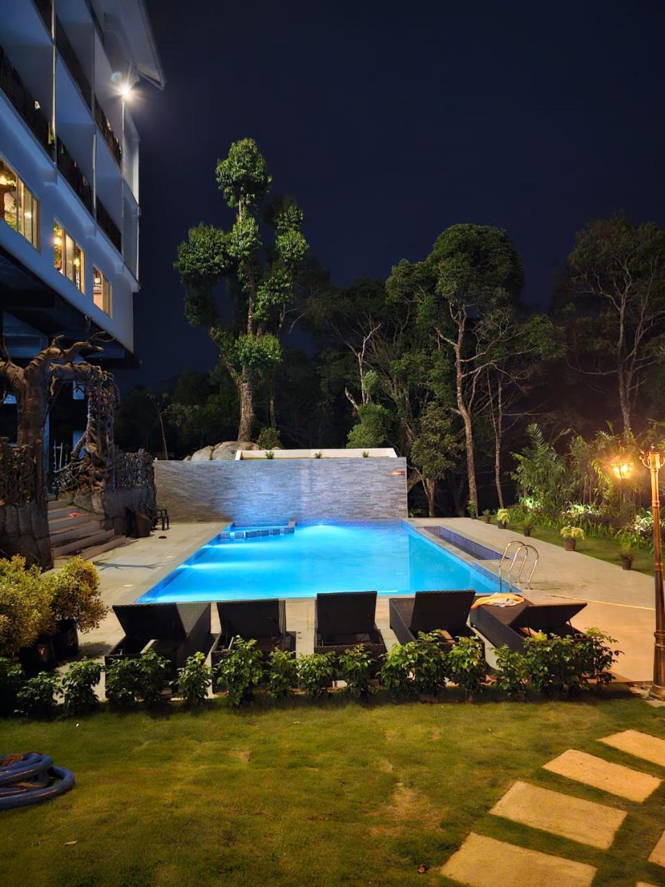 Skylark Holidays Premium Hotel Munnar