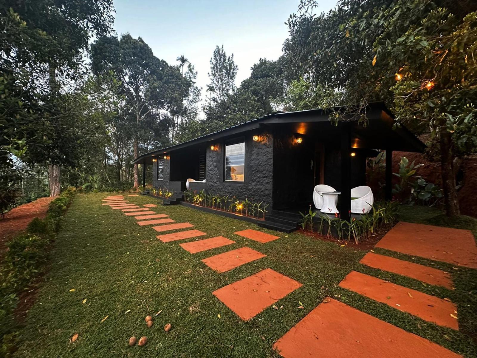 Viceroy Luxury Mountain And Hotel Munnar