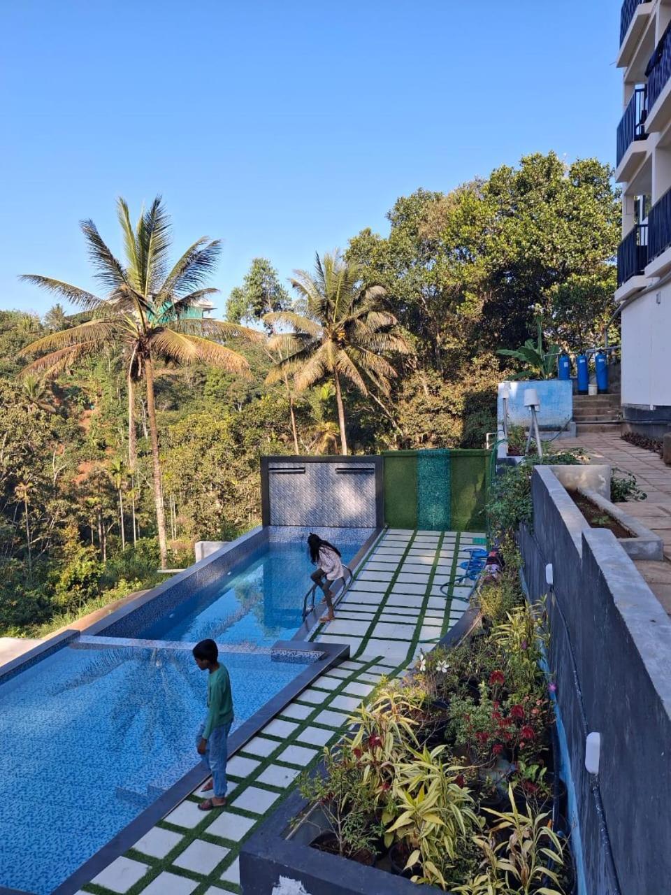 Misty Blow Palace 2* Munnar