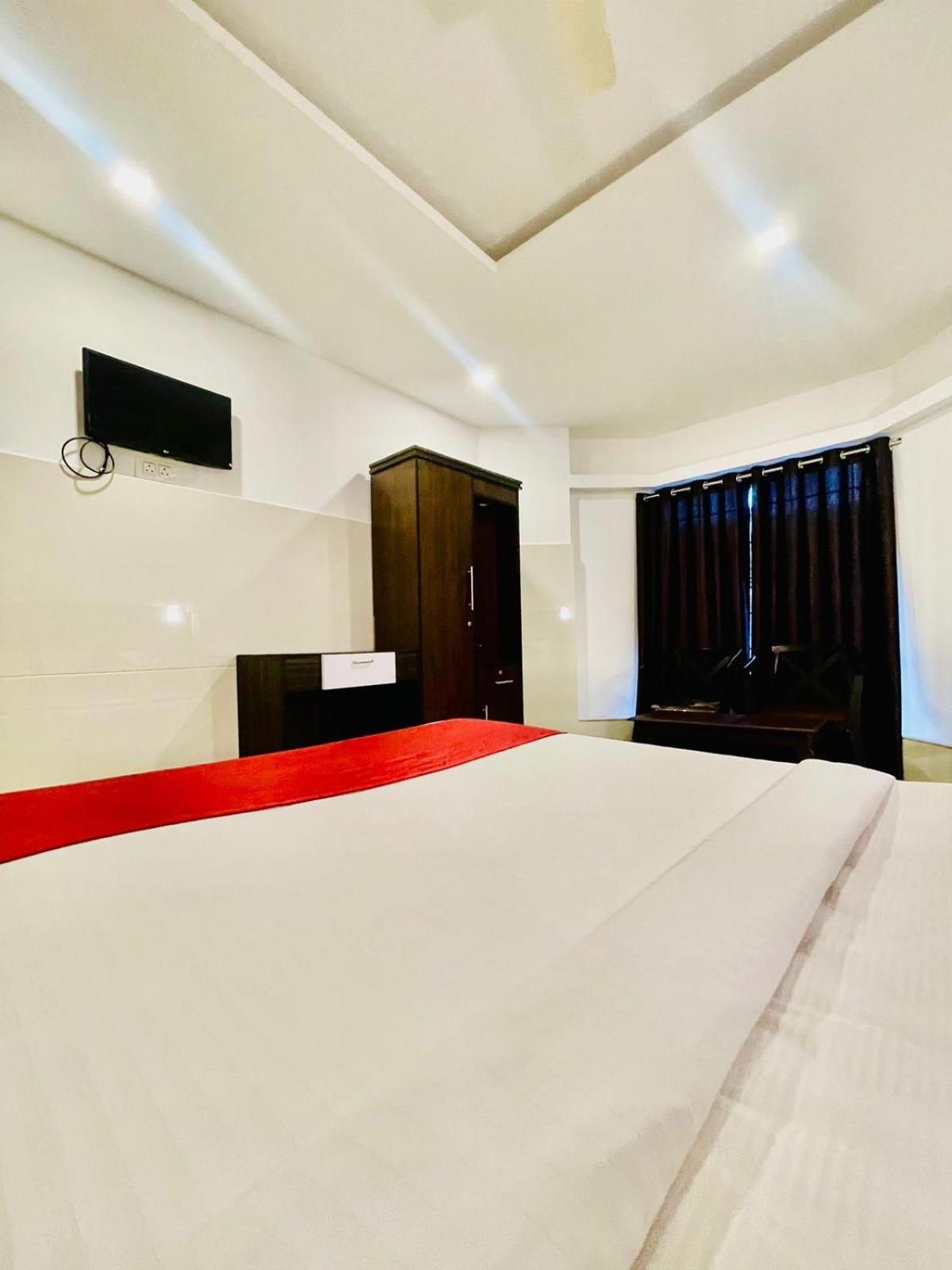Skylark Holidays Hotel 2*