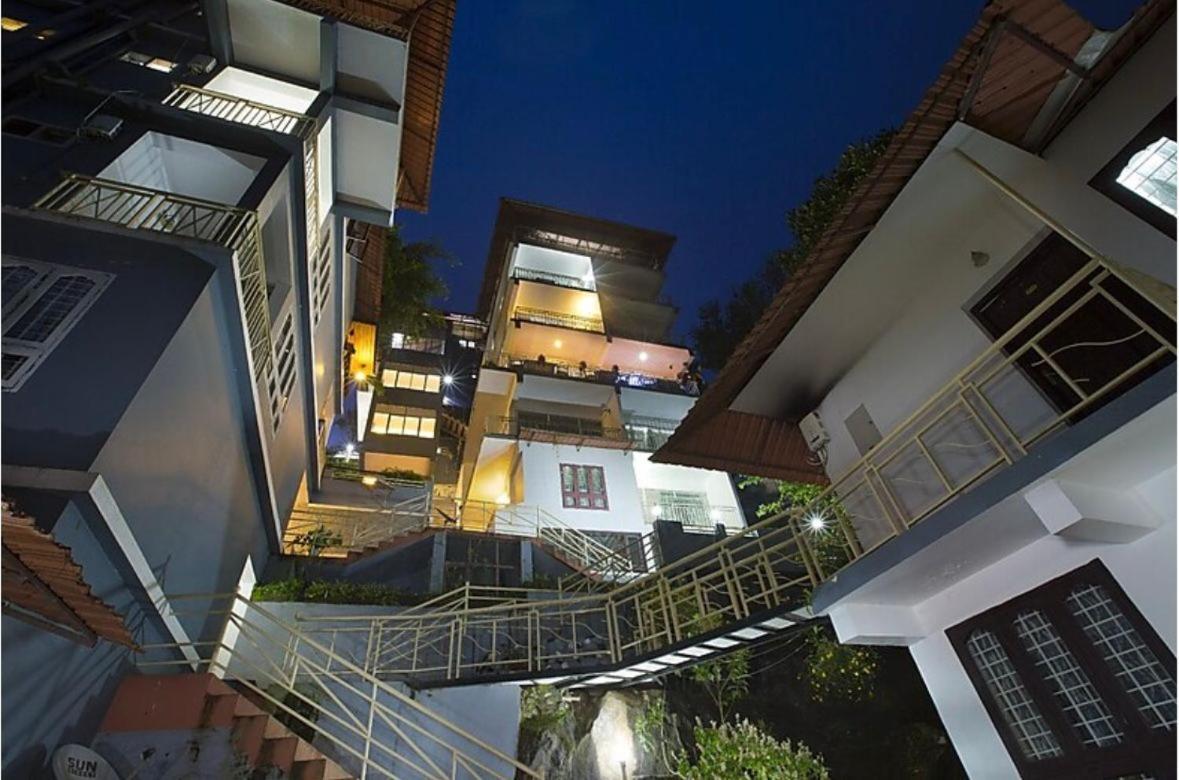 Hotel Lazo Golden Valley , 2*