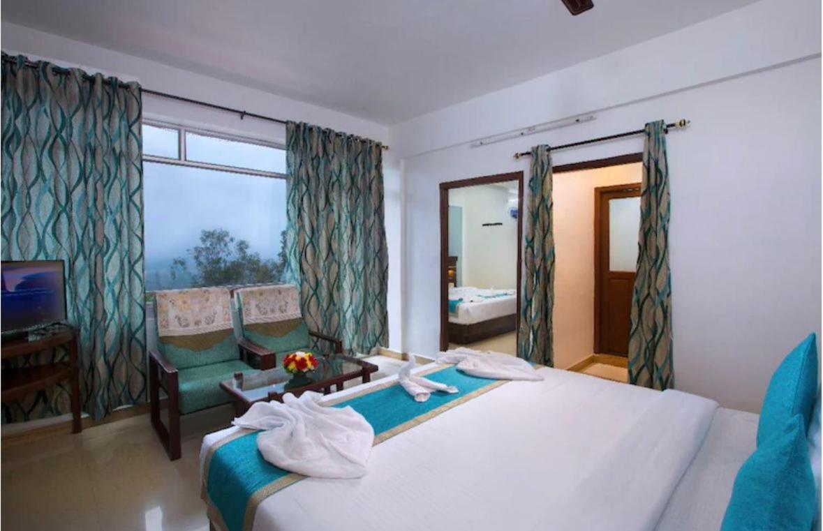 Hotel Lazo Golden Valley ,