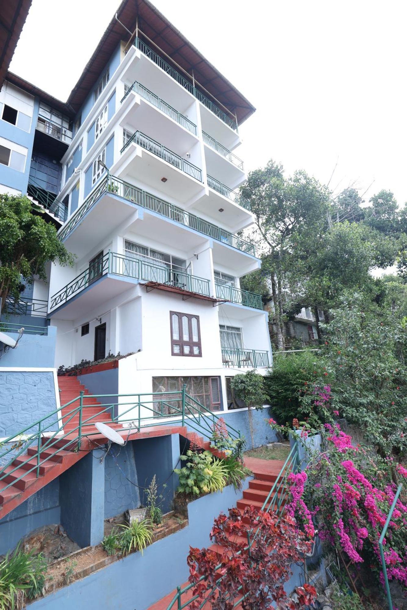 Lazo Golden Valley , Munnar