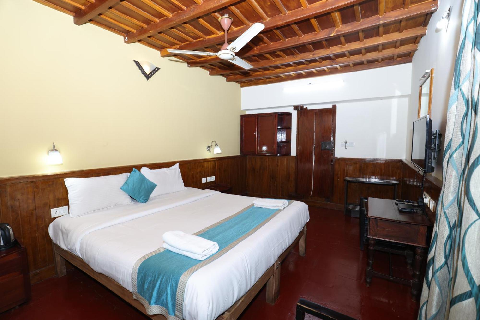 Lazo Golden Valley , Hotel