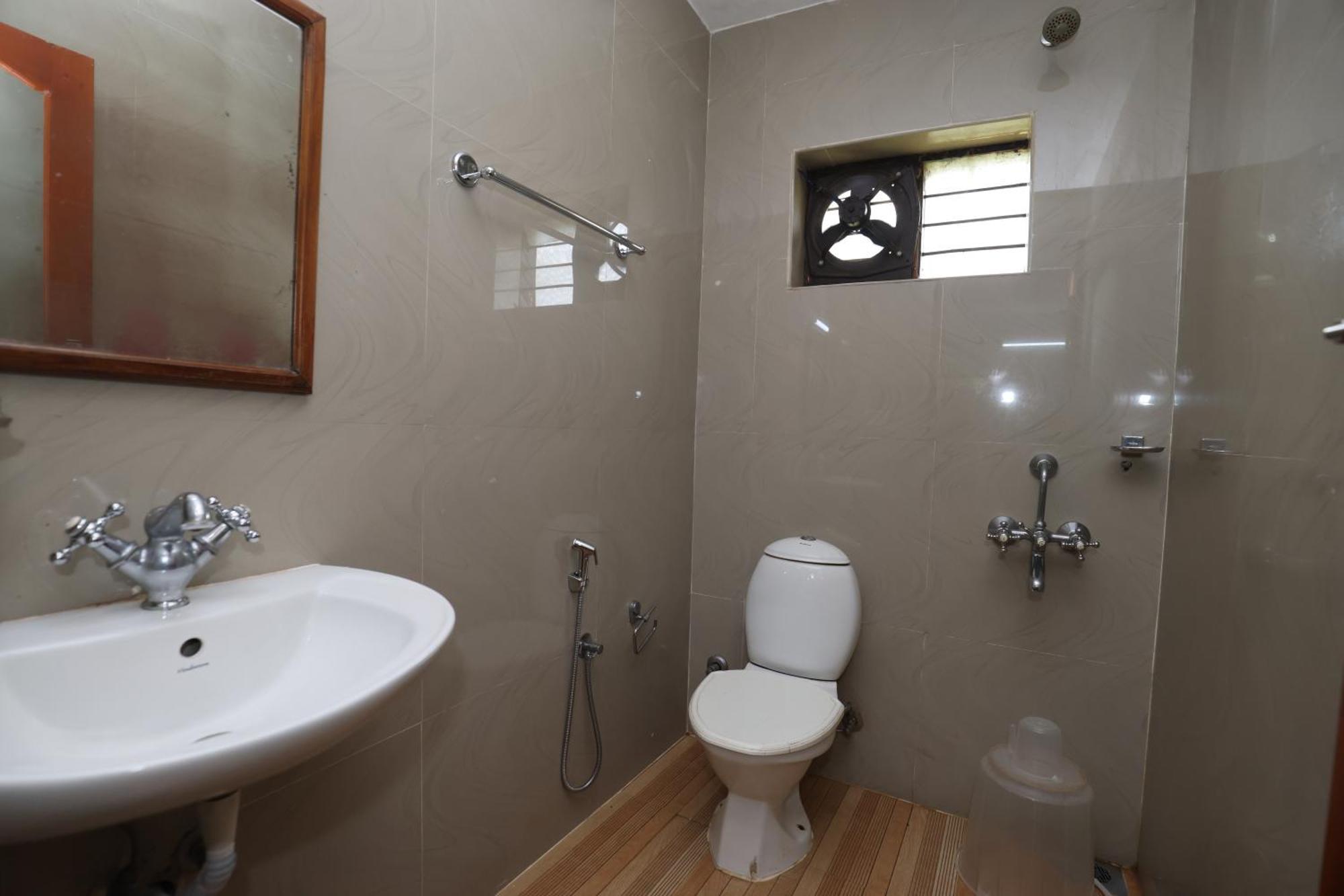 Lazo Golden Valley , 2* Munnar