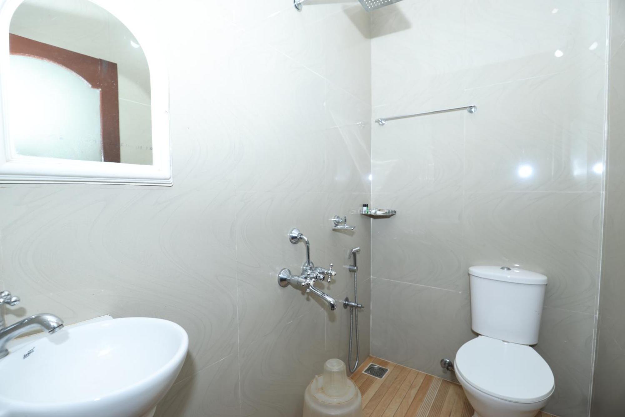 Lazo Golden Valley , 2* Munnar