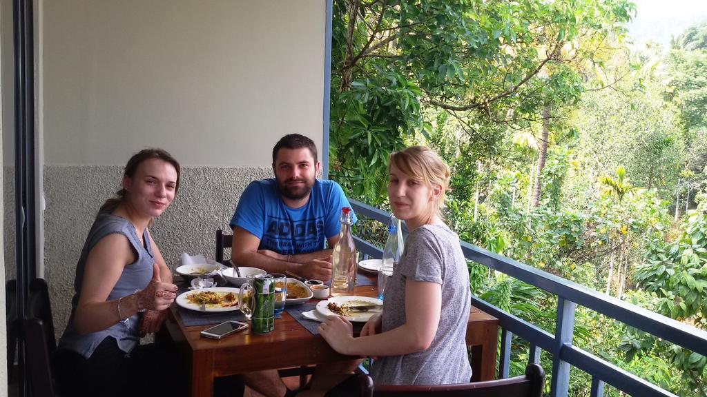 Mistletoe & Cafe Homestay Munnar