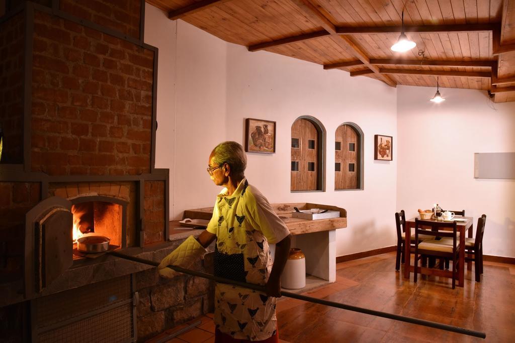Mistletoe & Cafe Homestay Munnar