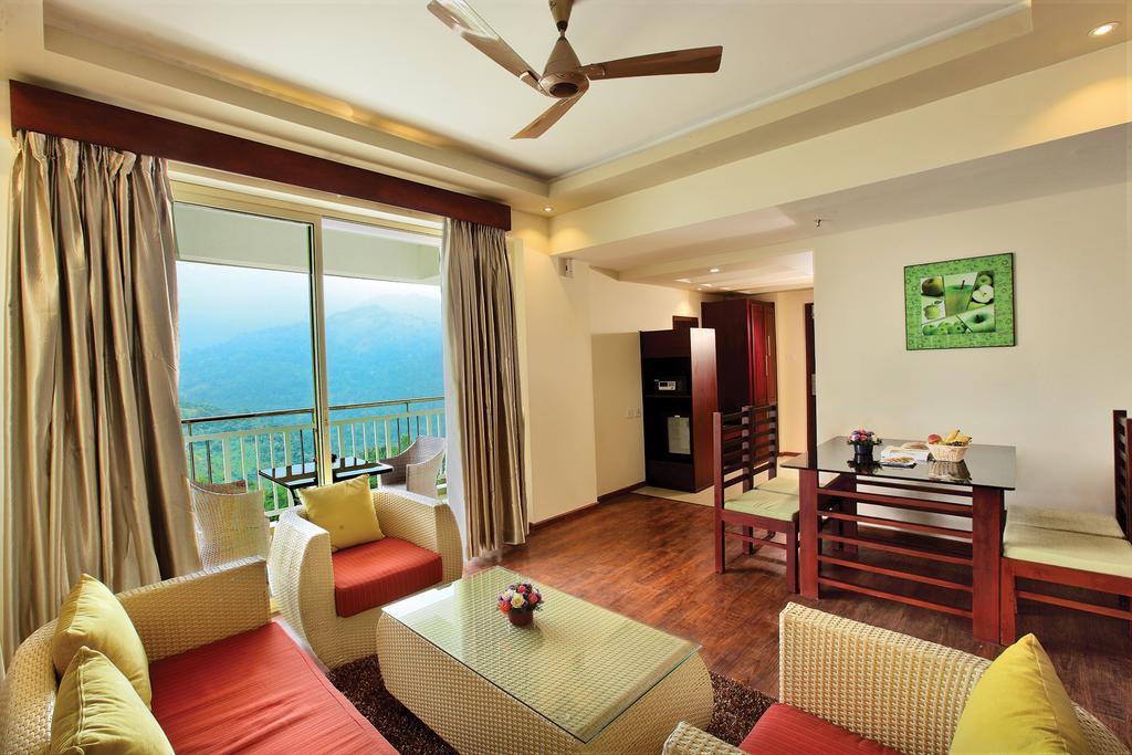 Hotel Gokulam Park 4*