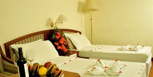 Issacs Residency 3*