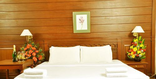Hotel Issacs Residency Munnar