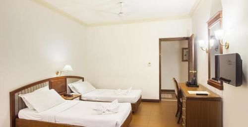 Hotel Issacs Residency