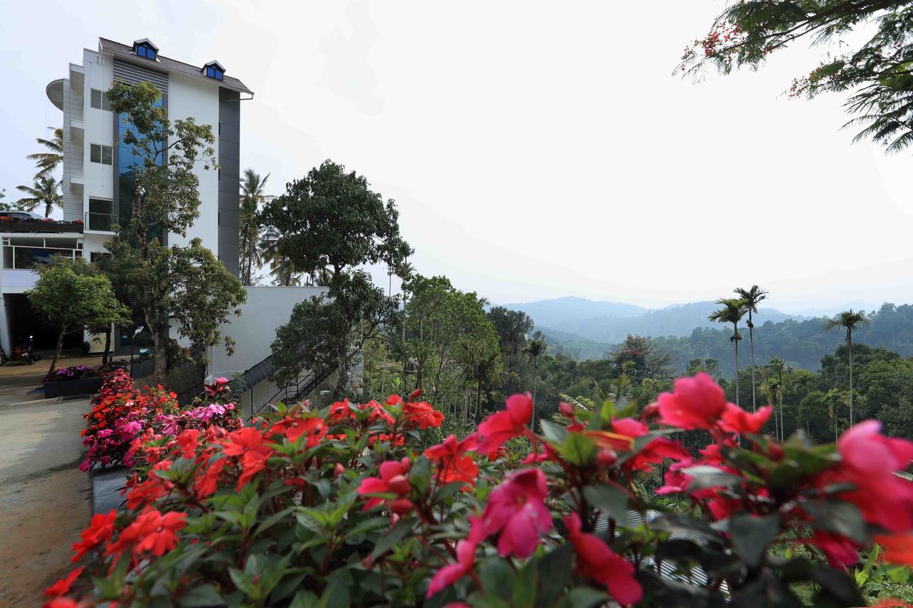 Snow Line 3* Munnar