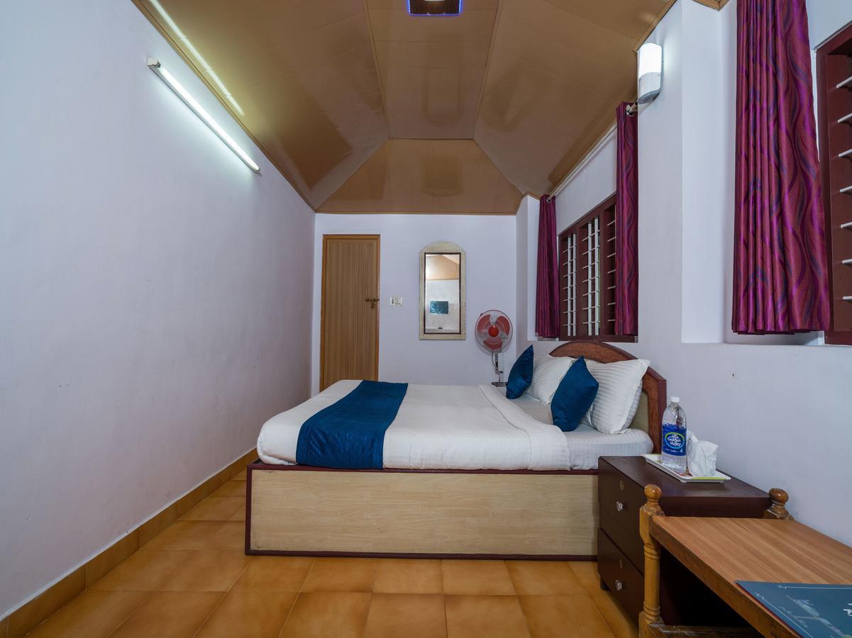 Oyo 10262 Rock Hotel 3*
