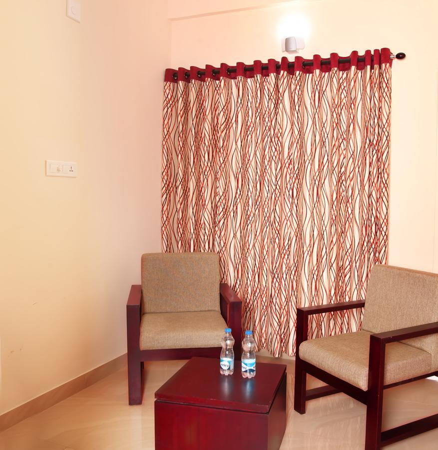 Pine Tree Hotel