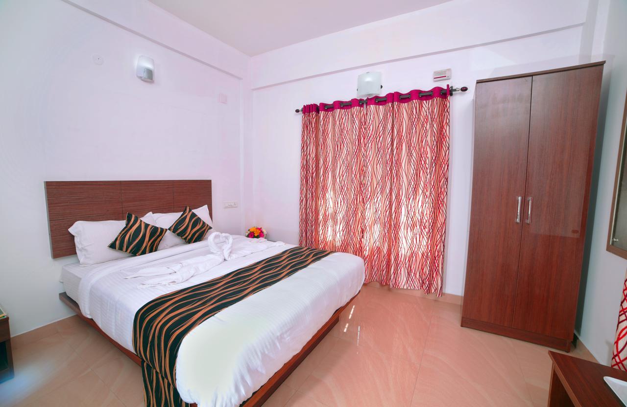 Pine Tree Hotel Munnar