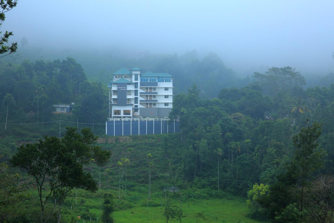 Monsoon Grande Hotel Munnar