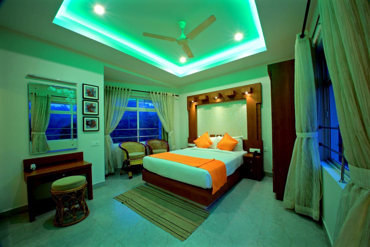 Monsoon Grande
