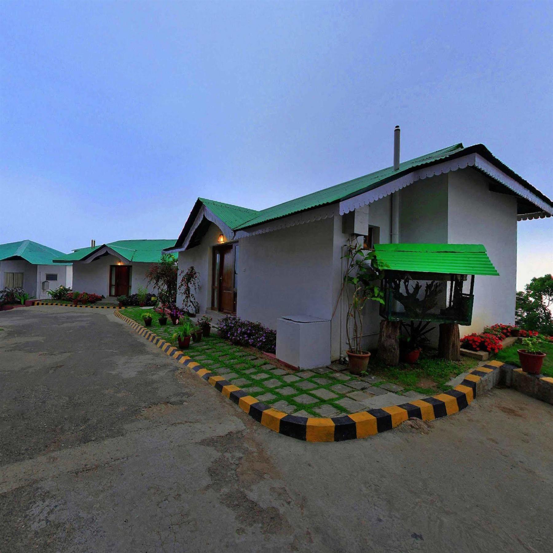 Resort Deshadan Mountain -the Highest In Munnar