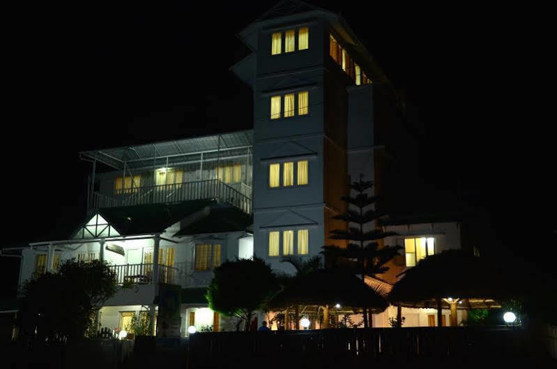 Lakezone Holiday 3* Munnar