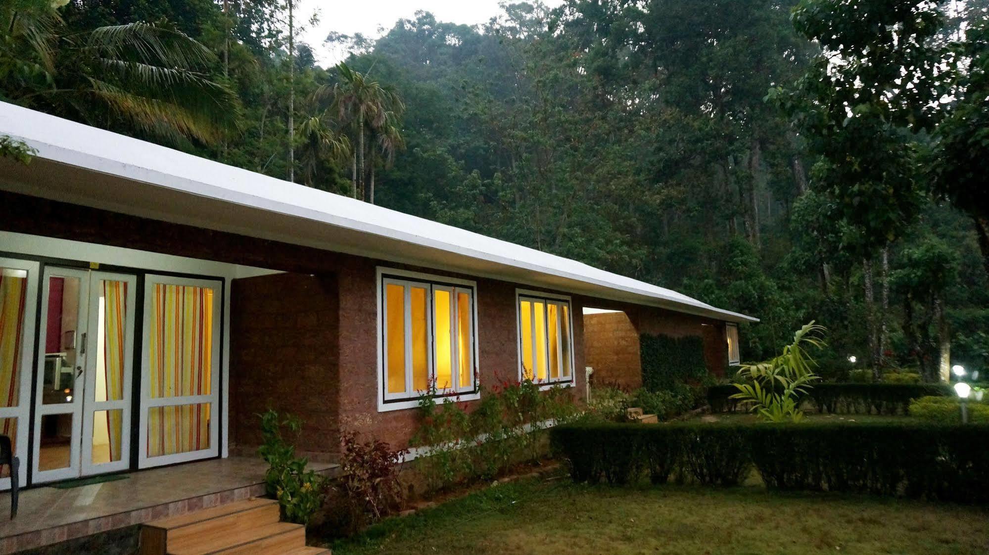 Falling Waters 3*