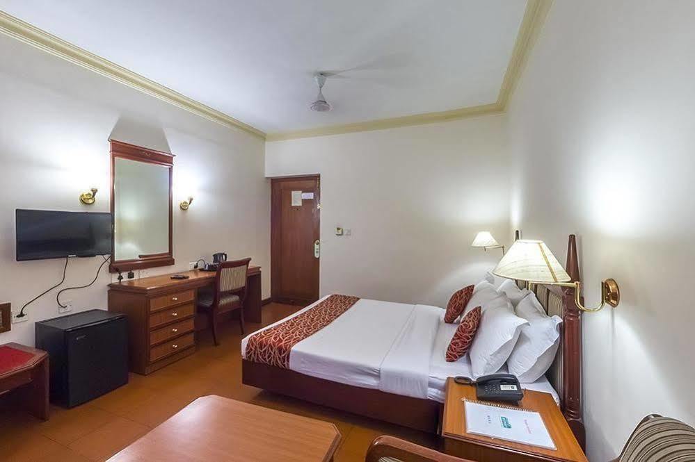 Issacs Residency 3*