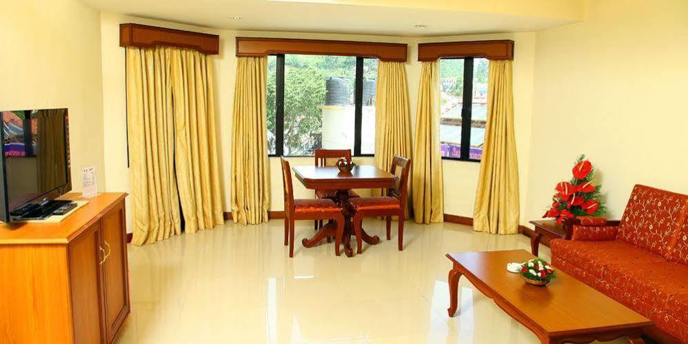 Issacs Residency Hotel 3*