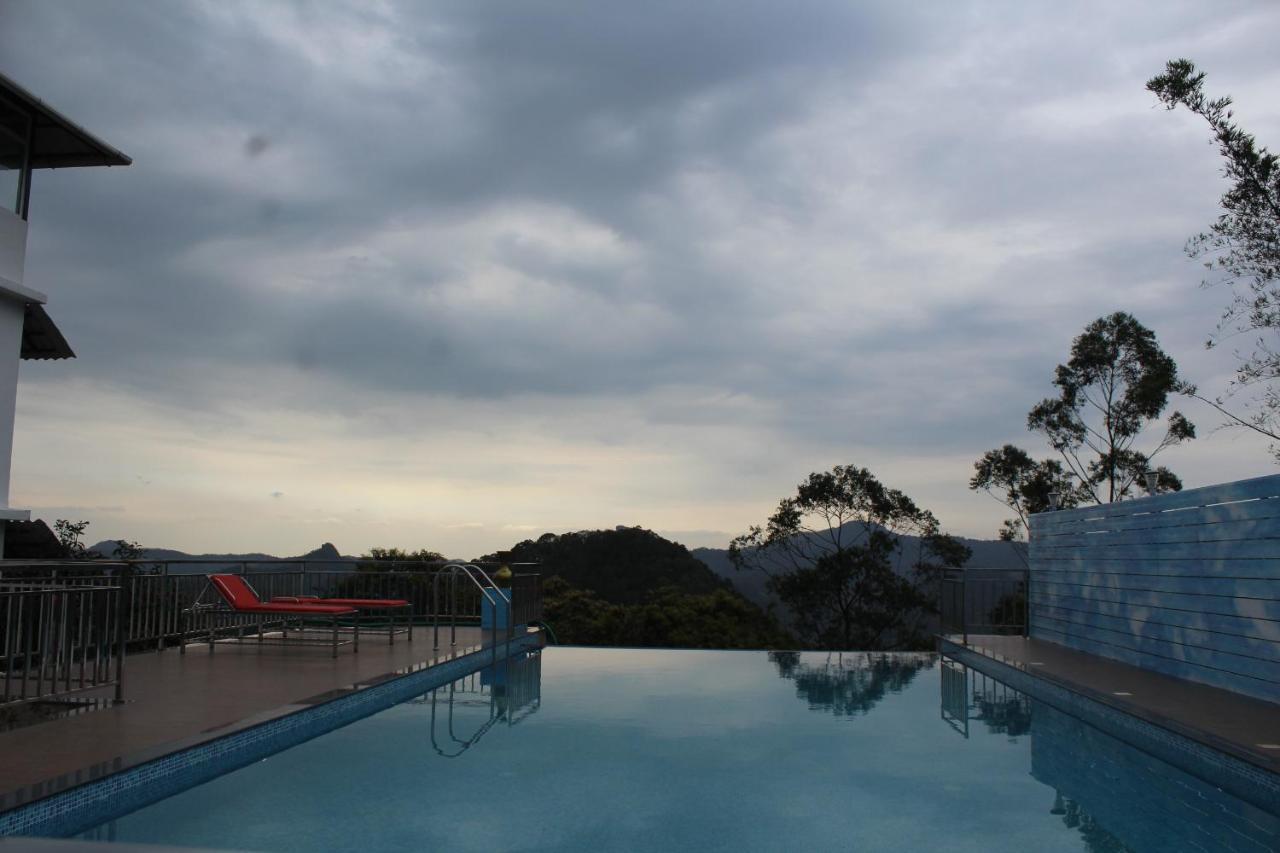 The Lakeview Munnar Munnar