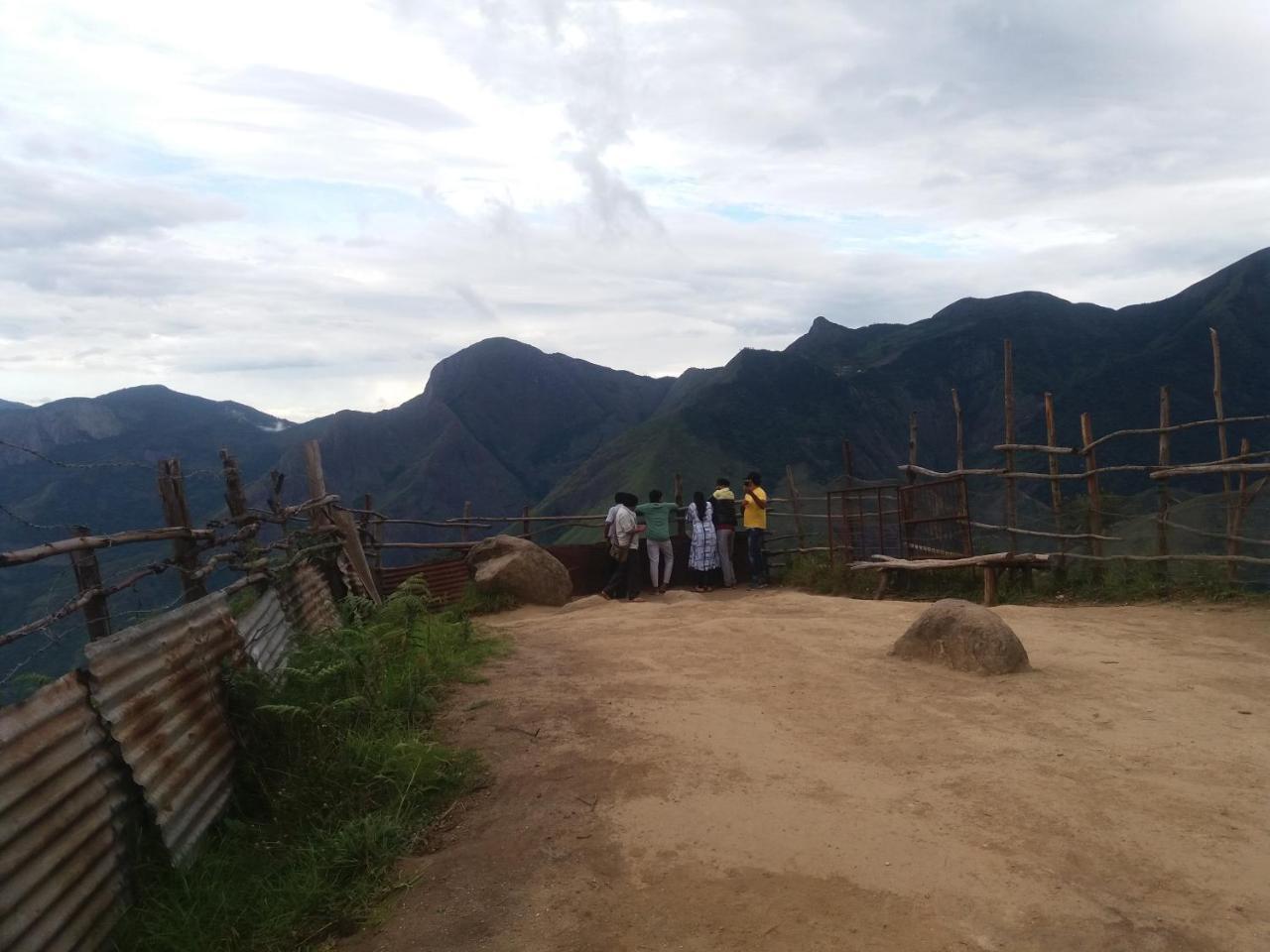 Hotel Monsoon Grande Munnar