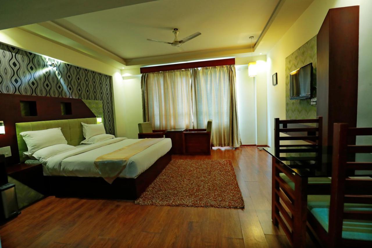 Hotel Gokulam Park Munnar