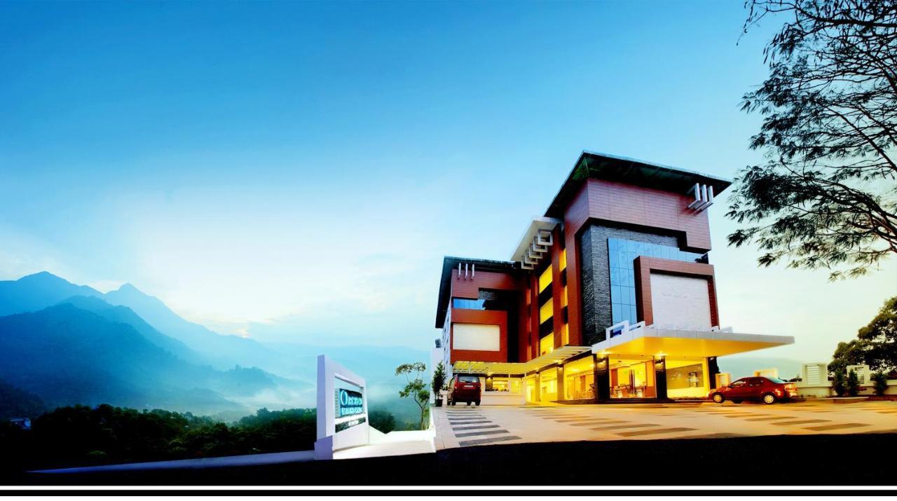 Hotel Gokulam Park 4*