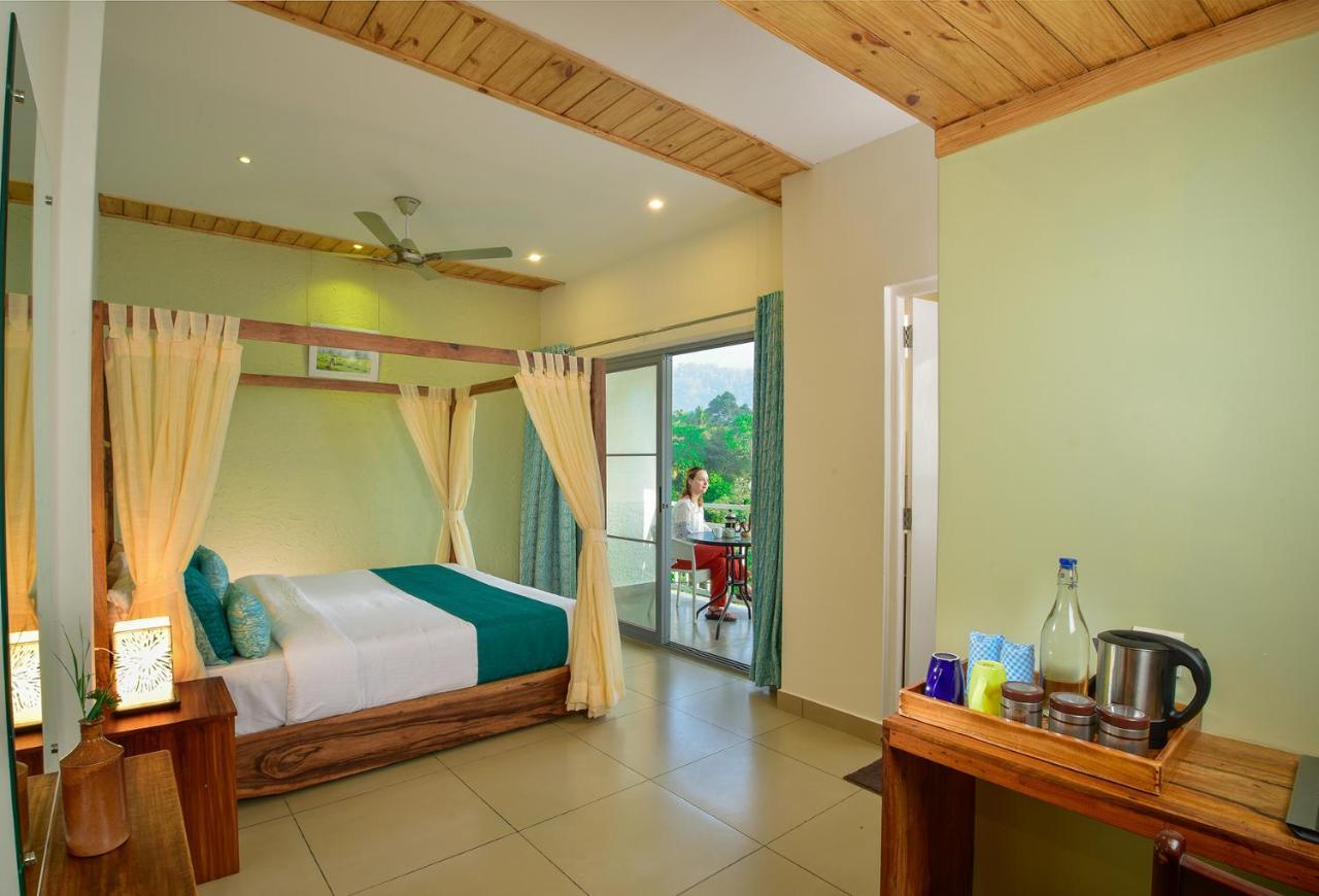 Mistletoe & Cafe Munnar