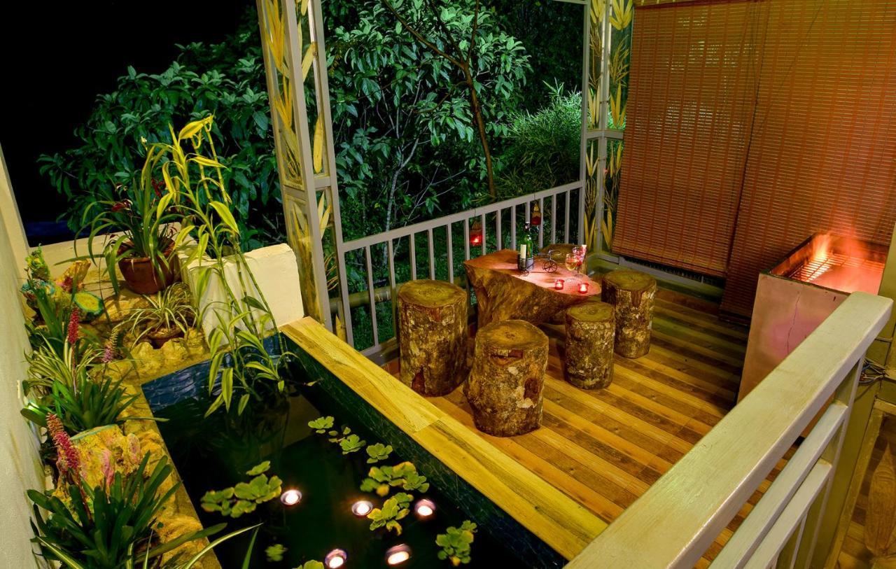 Homestay Mistletoe & Cafe *