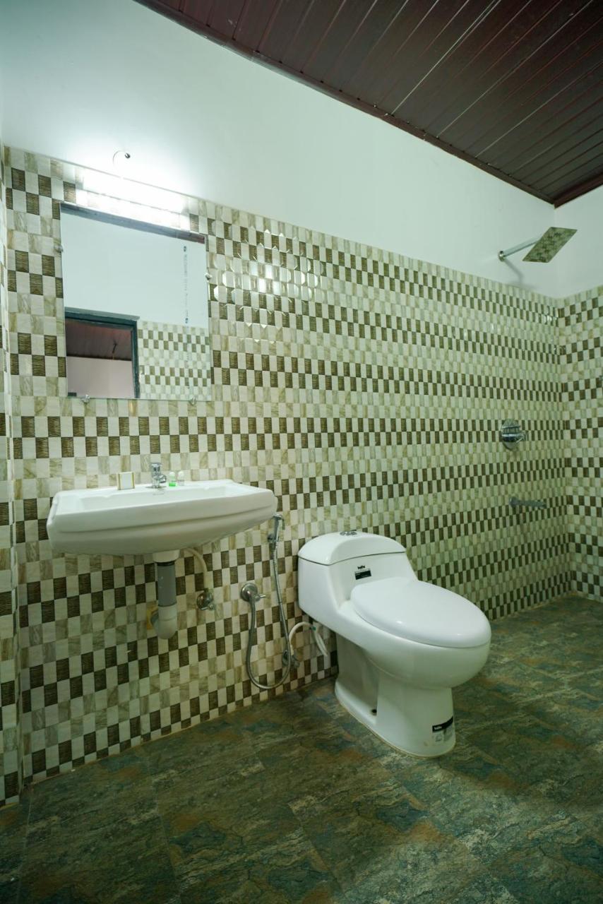Hotel Natura Regency Munnar