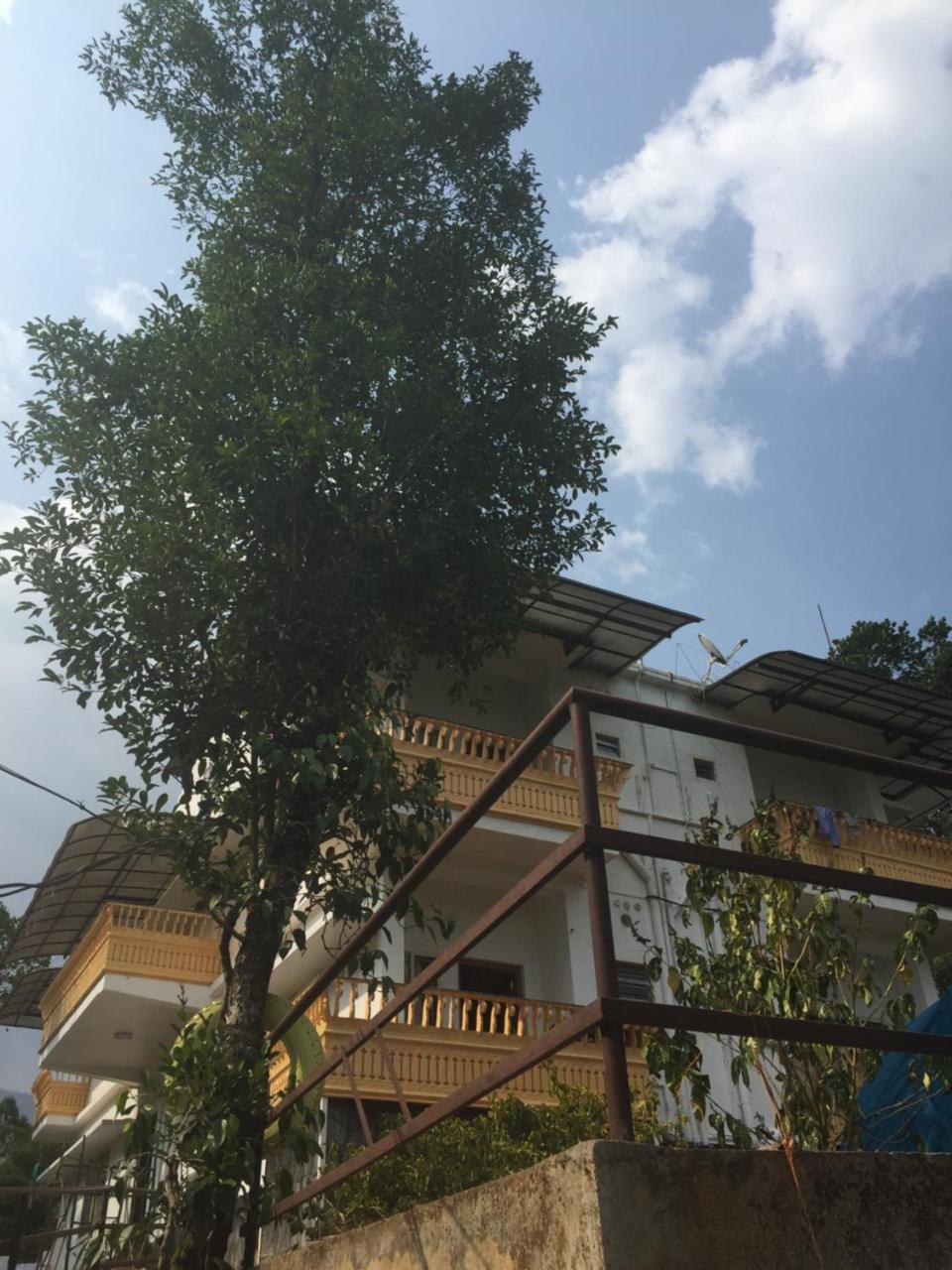The Lost Hostel, Hostel