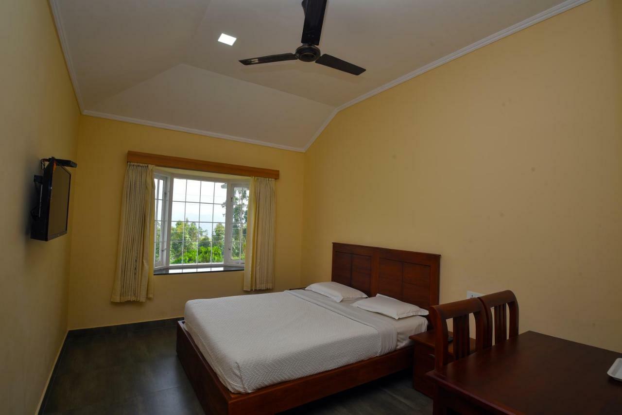 Lakezone Holiday Munnar