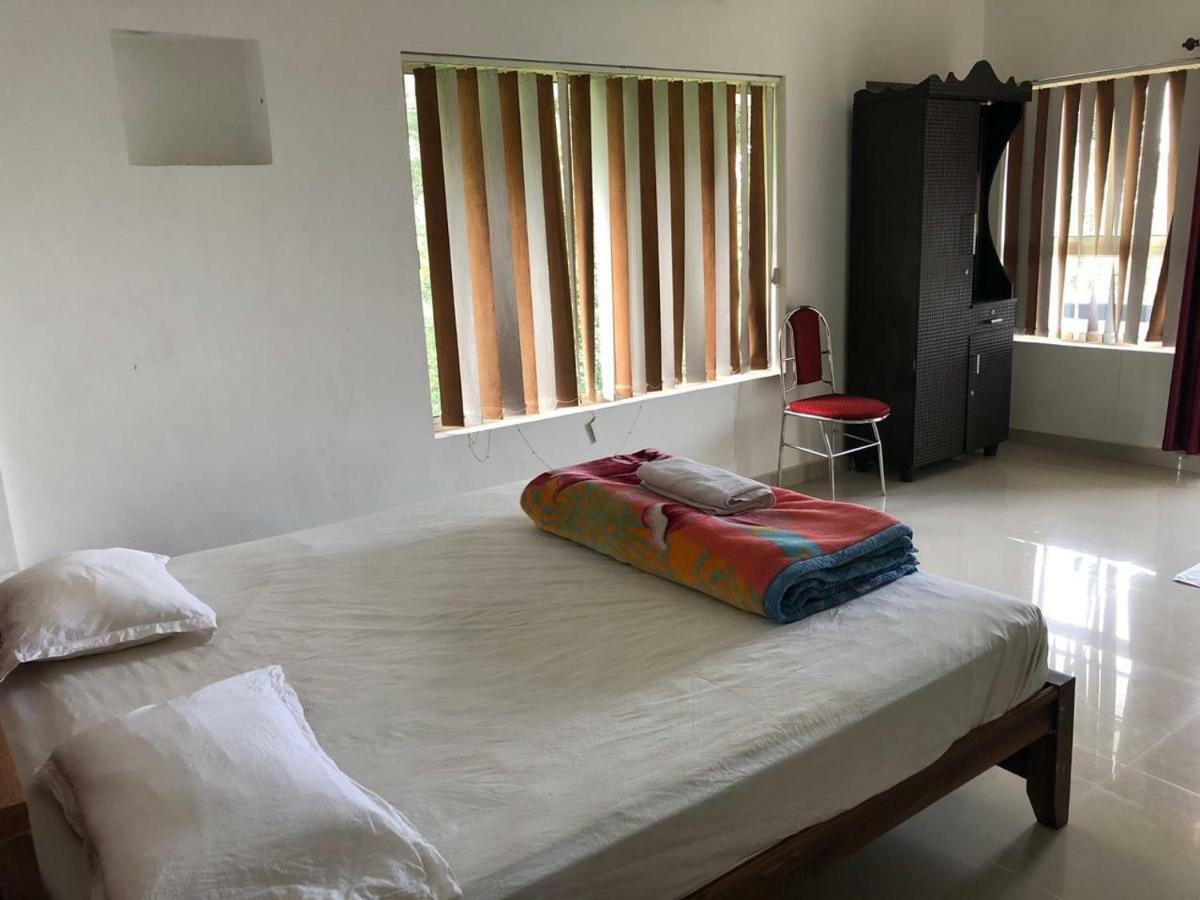 The Lost Hostel, Hostel